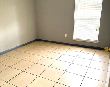 12615 Shannon Hills Drive - Photo Thumbnail 17