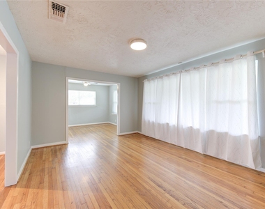 5025 Hazelton Street - Photo Thumbnail 3