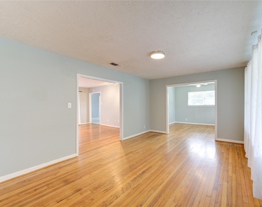 5025 Hazelton Street - Photo Thumbnail 19