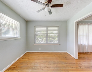 5025 Hazelton Street - Photo Thumbnail 6