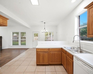22907 Squirrel Tree Street - Photo Thumbnail 13