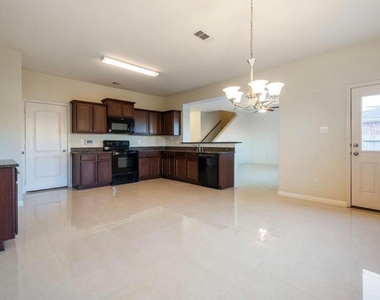 9439 Grand Spark Drive - Photo Thumbnail 3