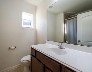 9439 Grand Spark Drive - Photo Thumbnail 7