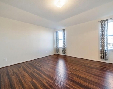 9439 Grand Spark Drive - Photo Thumbnail 6