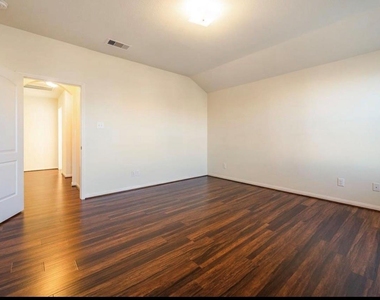 9439 Grand Spark Drive - Photo Thumbnail 8