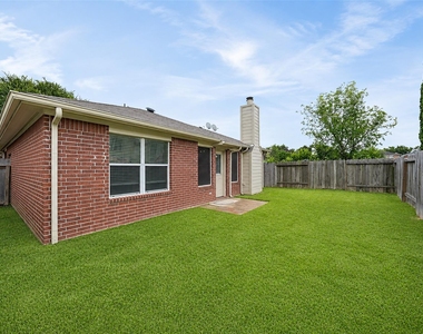 4815 Cliffpoint Court - Photo Thumbnail 28