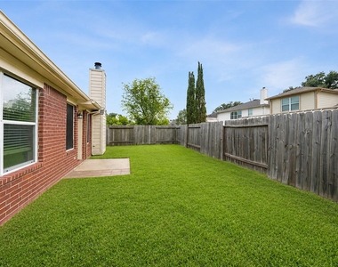 4815 Cliffpoint Court - Photo Thumbnail 25