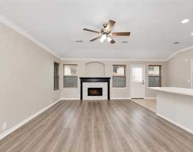 4815 Cliffpoint Court - Photo Thumbnail 10
