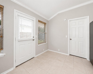 4815 Cliffpoint Court - Photo Thumbnail 7