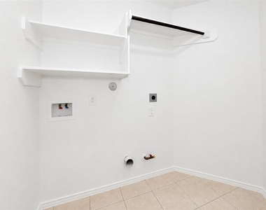 4815 Cliffpoint Court - Photo Thumbnail 24