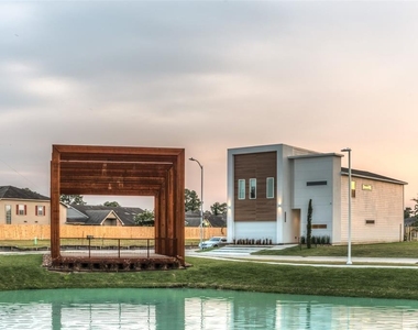 2213 Padron Place - Photo Thumbnail 3