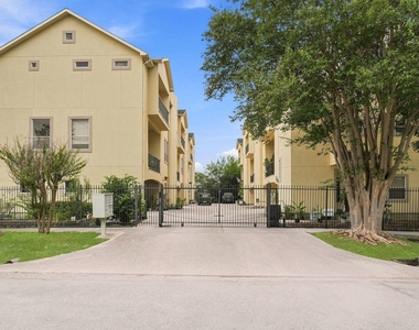 1333 W 21st Street - Photo Thumbnail 1