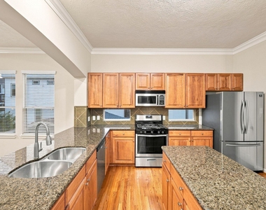 1333 W 21st Street - Photo Thumbnail 19