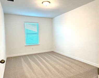 32011 Sweet Pea Meadows Drive - Photo Thumbnail 25