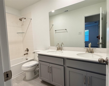 32011 Sweet Pea Meadows Drive - Photo Thumbnail 27