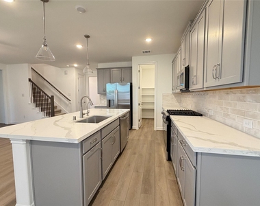32011 Sweet Pea Meadows Drive - Photo Thumbnail 10