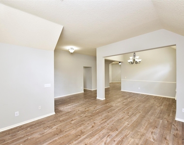 18 Barn Lantern Place - Photo Thumbnail 6