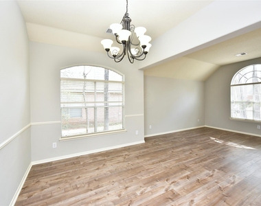 18 Barn Lantern Place - Photo Thumbnail 7