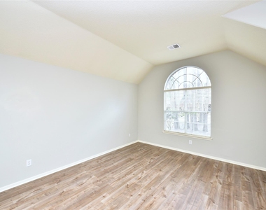 18 Barn Lantern Place - Photo Thumbnail 5
