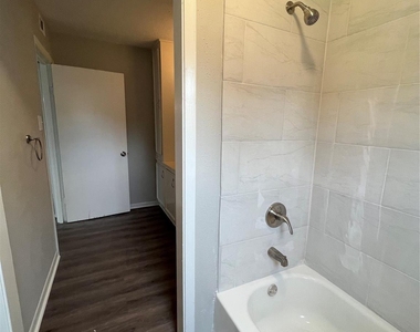 1418 2nd Avenue N - Photo Thumbnail 3