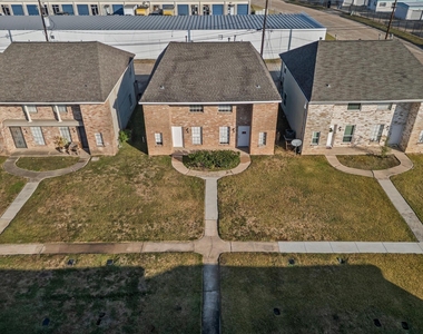 12208 Ormandy Street - Photo Thumbnail 31
