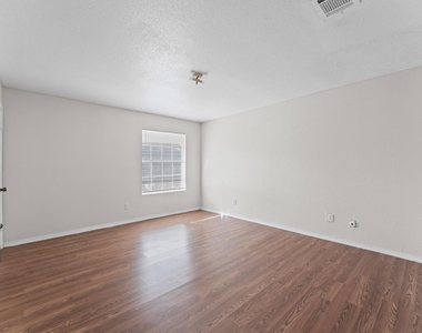 12208 Ormandy Street - Photo Thumbnail 13