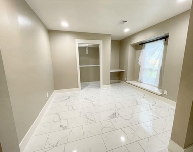 4207 Birchton Street - Photo Thumbnail 4