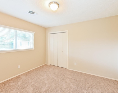 1518 Washington Drive - Photo Thumbnail 8