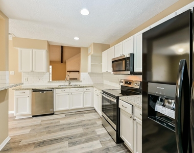 1518 Washington Drive - Photo Thumbnail 5