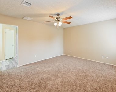 1518 Washington Drive - Photo Thumbnail 6