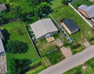 2213 Ellis Drive - Photo Thumbnail 33