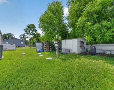 2213 Ellis Drive - Photo Thumbnail 26