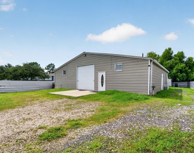 2213 Ellis Drive - Photo Thumbnail 31