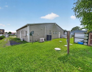 2213 Ellis Drive - Photo Thumbnail 27