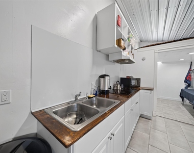 2213 Ellis Drive - Photo Thumbnail 14