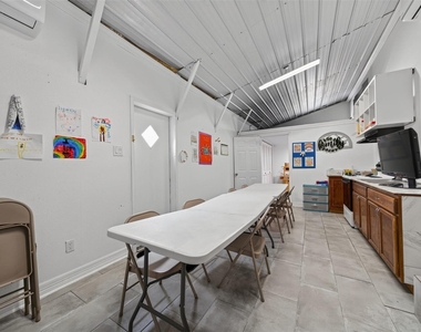 2213 Ellis Drive - Photo Thumbnail 20