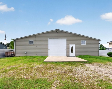 2213 Ellis Drive - Photo Thumbnail 30