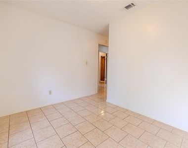 13 Columbella Street - Photo Thumbnail 16