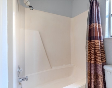 13 Columbella Street - Photo Thumbnail 9