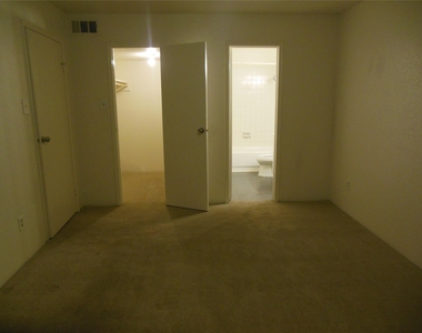 6500 Sands Point Drive - Photo Thumbnail 8