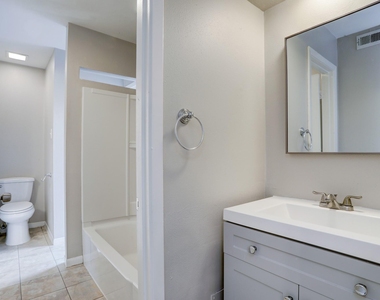 6 Dorado Drive - Photo Thumbnail 11
