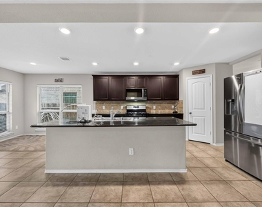 20731 Laurel Rain Court - Photo Thumbnail 8