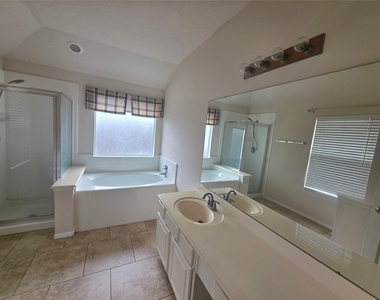 2715 Riverhollow Lane - Photo Thumbnail 27