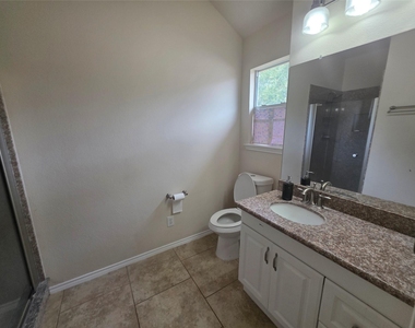 2715 Riverhollow Lane - Photo Thumbnail 34