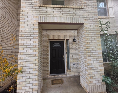 2715 Riverhollow Lane - Photo Thumbnail 2