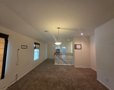 2715 Riverhollow Lane - Photo Thumbnail 23