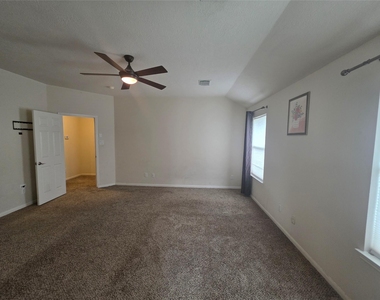 2715 Riverhollow Lane - Photo Thumbnail 30