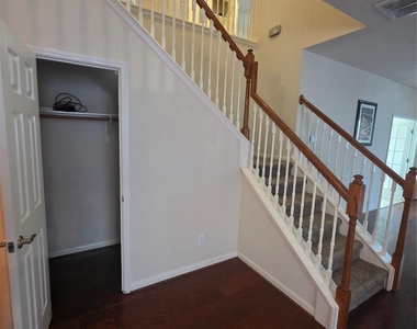 2715 Riverhollow Lane - Photo Thumbnail 20