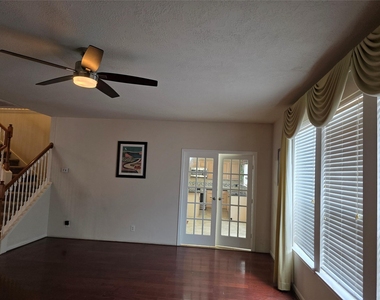 2715 Riverhollow Lane - Photo Thumbnail 11