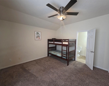 2715 Riverhollow Lane - Photo Thumbnail 38